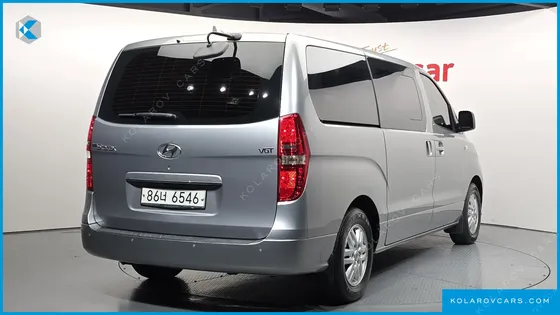 HYUNDAI STAREX VAN 5-SEATER