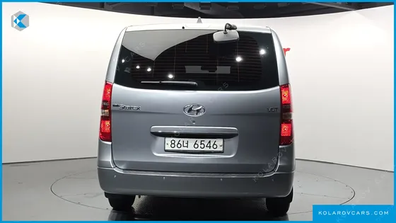 HYUNDAI STAREX VAN 5-SEATER