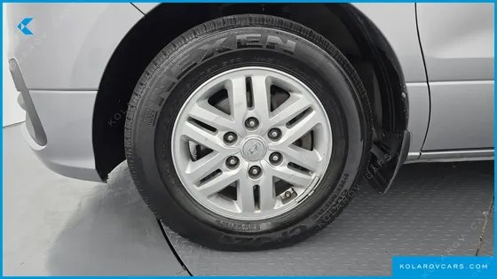 HYUNDAI STAREX VAN 5-SEATER