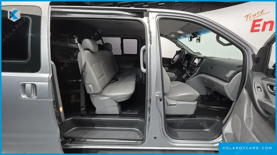 HYUNDAI STAREX VAN 5-SEATER