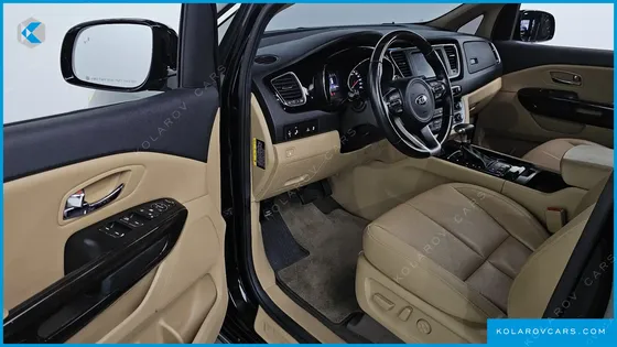 KIA CARNIVAL 7-SEATER LIMOUSINE