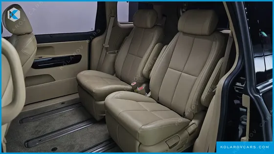 KIA CARNIVAL 7-SEATER LIMOUSINE
