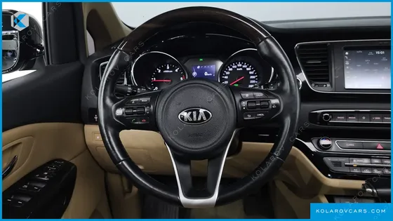 KIA CARNIVAL 7-SEATER LIMOUSINE