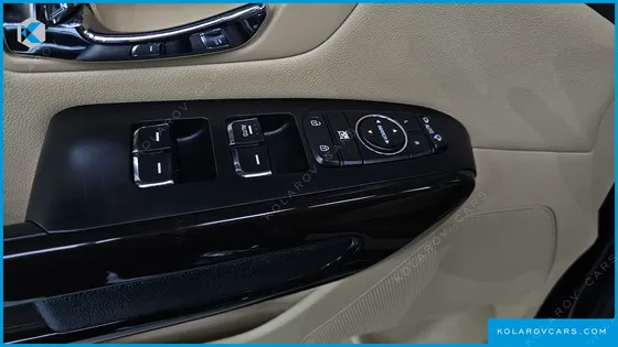 KIA CARNIVAL 7-SEATER LIMOUSINE