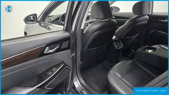 KIA K7 3.0 LPI LUXURY (RENTAL CAR)