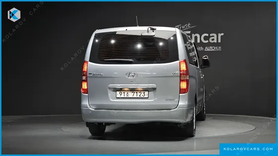 HYUNDAI STAREX VAN 3-SEATER