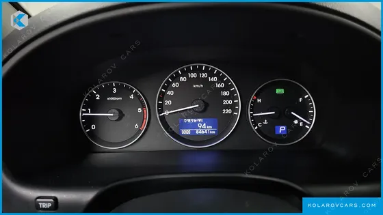HYUNDAI STAREX VAN 3-SEATER