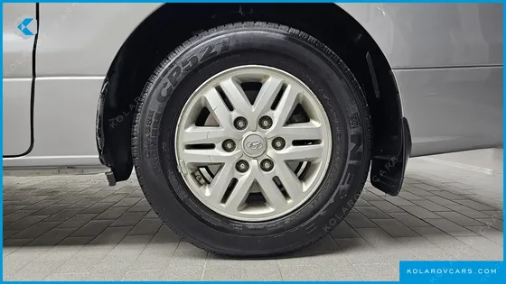 HYUNDAI STAREX VAN 3-SEATER
