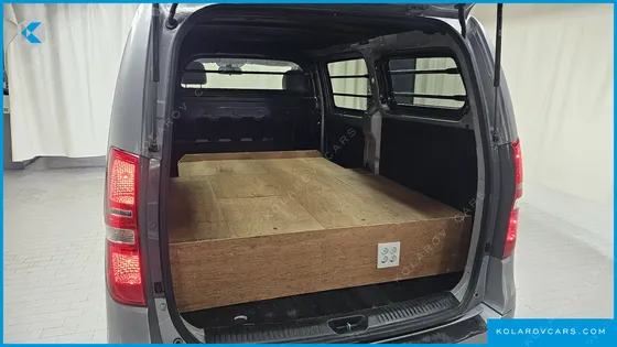 HYUNDAI STAREX VAN 3-SEATER