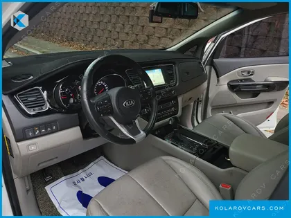 KIA CARNIVAL 9-SEATER NOBLESSE