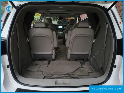 KIA CARNIVAL 9-SEATER NOBLESSE