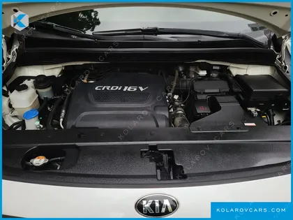 KIA CARNIVAL 9-SEATER NOBLESSE