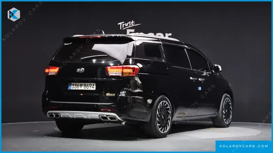 KIA CARNIVAL 7-SEATER LIMOUSINE