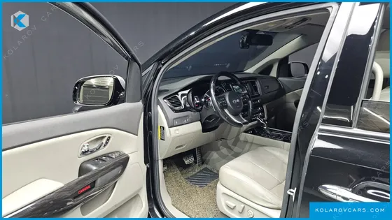 KIA CARNIVAL 7-SEATER LIMOUSINE