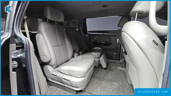 KIA CARNIVAL 7-SEATER LIMOUSINE