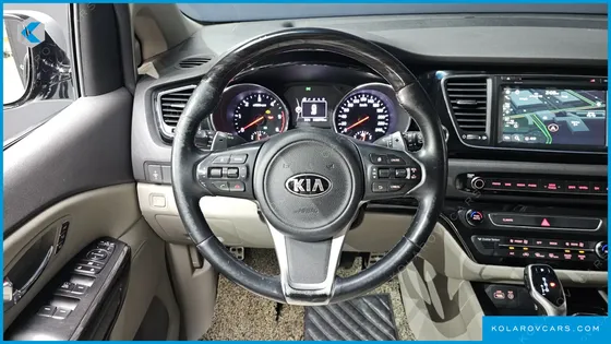 KIA CARNIVAL 7-SEATER LIMOUSINE