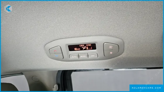 KIA CARNIVAL 7-SEATER LIMOUSINE