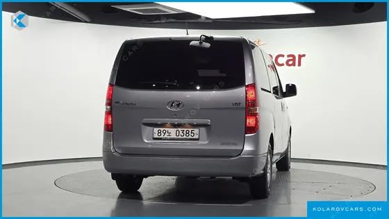 HYUNDAI STAREX VAN 5-SEATER