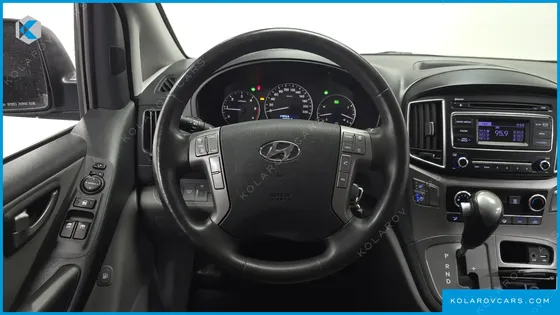 HYUNDAI STAREX VAN 5-SEATER
