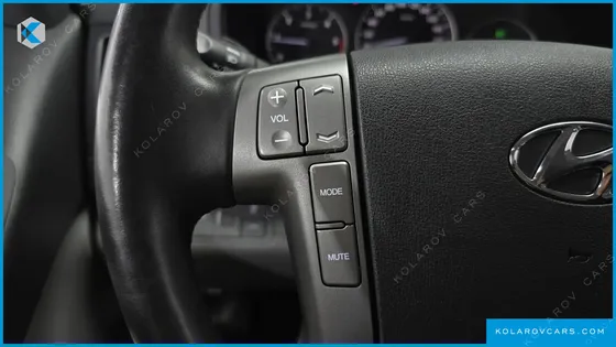 HYUNDAI STAREX VAN 5-SEATER