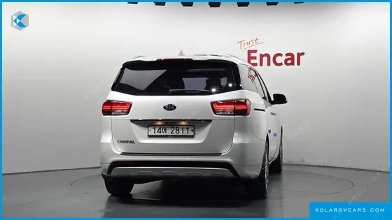 KIA CARNIVAL 9-SEATER PRESTIGE
