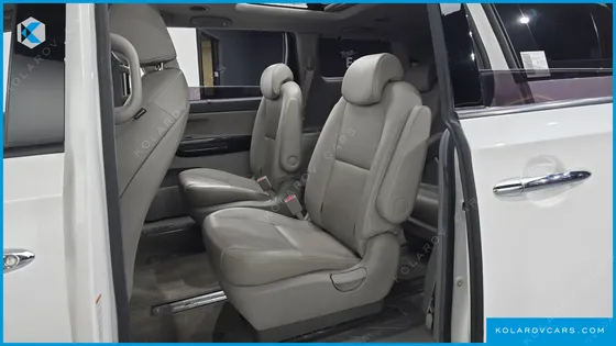 KIA CARNIVAL 9-SEATER PRESTIGE