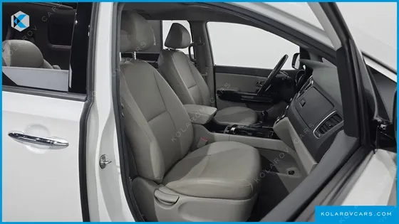 KIA CARNIVAL 9-SEATER PRESTIGE