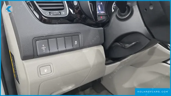 KIA CARNIVAL 9-SEATER PRESTIGE