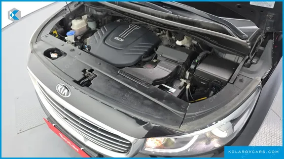 KIA CARNIVAL GASOLINE 9-SEATER NOBLESSE