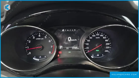 KIA CARNIVAL GASOLINE 9-SEATER NOBLESSE