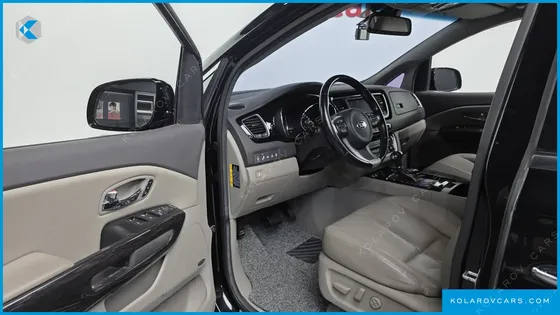 KIA CARNIVAL GASOLINE 9-SEATER NOBLESSE