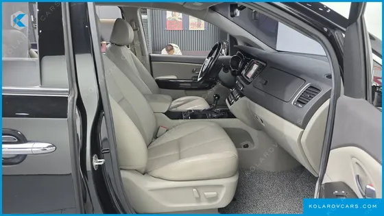 KIA CARNIVAL GASOLINE 9-SEATER NOBLESSE