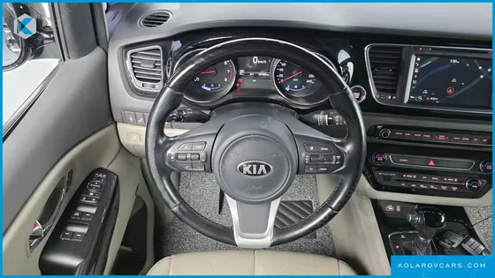 KIA CARNIVAL GASOLINE 9-SEATER NOBLESSE