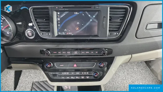 KIA CARNIVAL GASOLINE 9-SEATER NOBLESSE