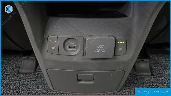 KIA CARNIVAL GASOLINE 9-SEATER NOBLESSE