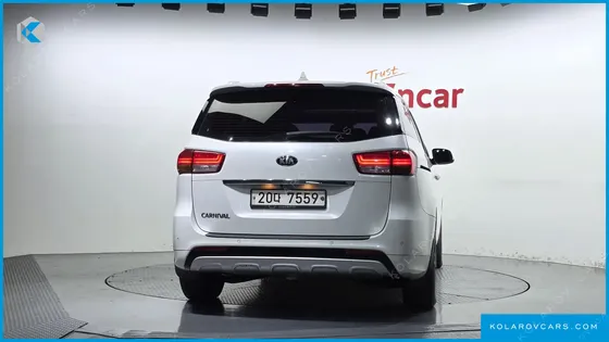 KIA CARNIVAL 9-SEATER NOBLESSE