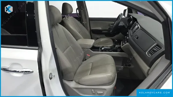 KIA CARNIVAL 9-SEATER NOBLESSE
