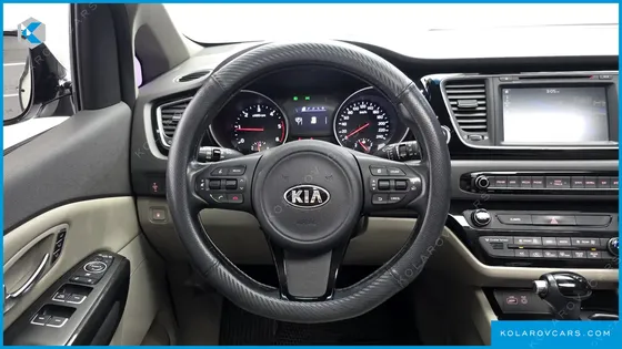 KIA CARNIVAL 9-SEATER NOBLESSE