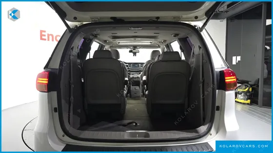 KIA CARNIVAL 9-SEATER NOBLESSE
