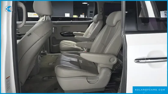 KIA CARNIVAL 9-SEATER NOBLESSE