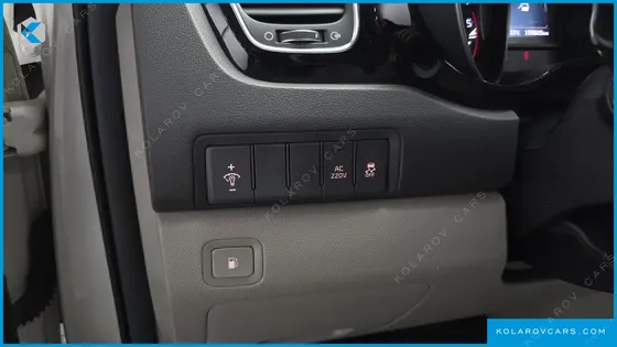 KIA CARNIVAL 9-SEATER NOBLESSE