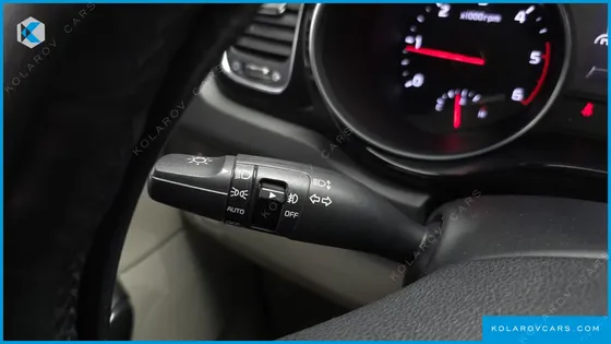 KIA CARNIVAL 9-SEATER NOBLESSE