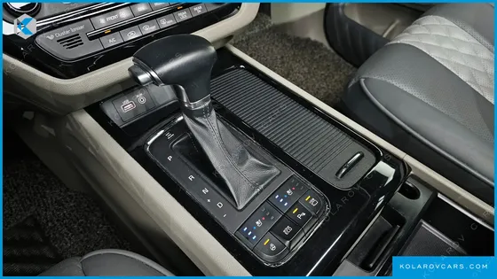 KIA CARNIVAL 9-SEATER NOBLESSE