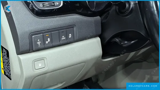 KIA CARNIVAL 9-SEATER NOBLESSE