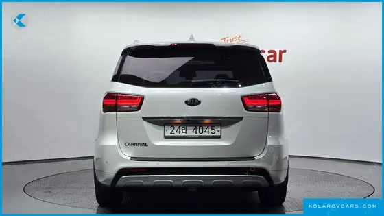 KIA CARNIVAL 9-SEATER NOBLESSE