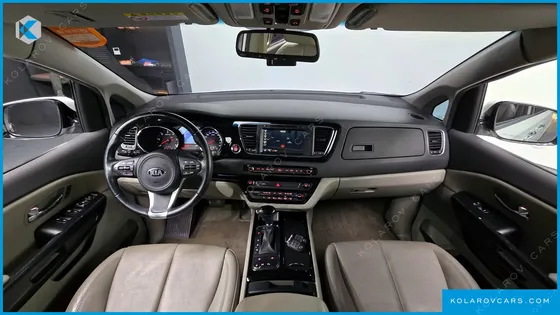 KIA CARNIVAL 9-SEATER NOBLESSE