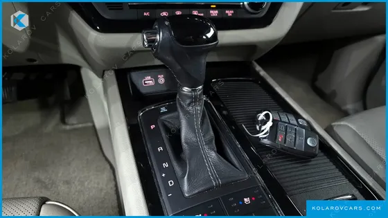 KIA CARNIVAL 9-SEATER NOBLESSE