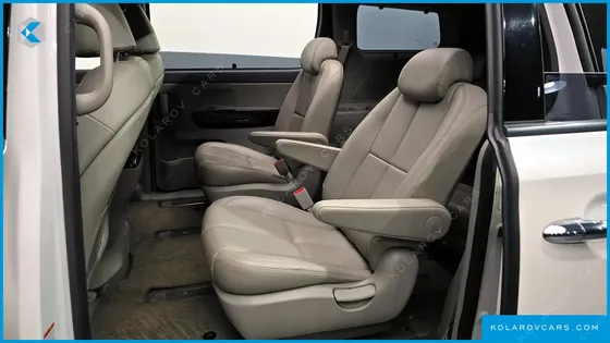 KIA CARNIVAL 9-SEATER NOBLESSE