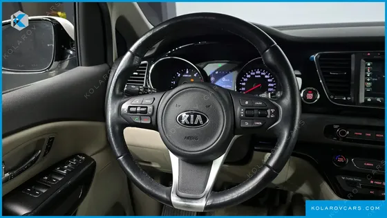 KIA CARNIVAL 9-SEATER NOBLESSE