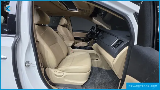 KIA CARNIVAL 9-SEATER PRESTIGE